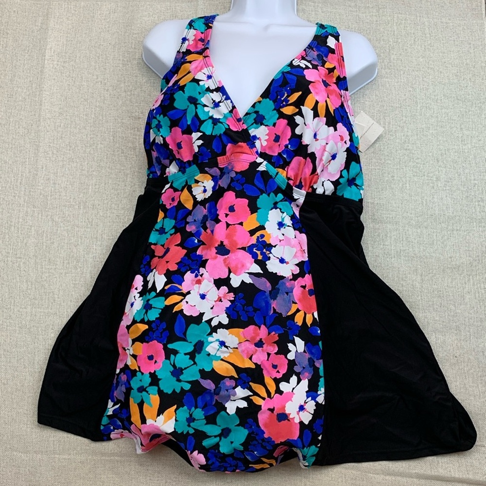 Raisins Curve Women Plus Size Swim Dress Size 24W